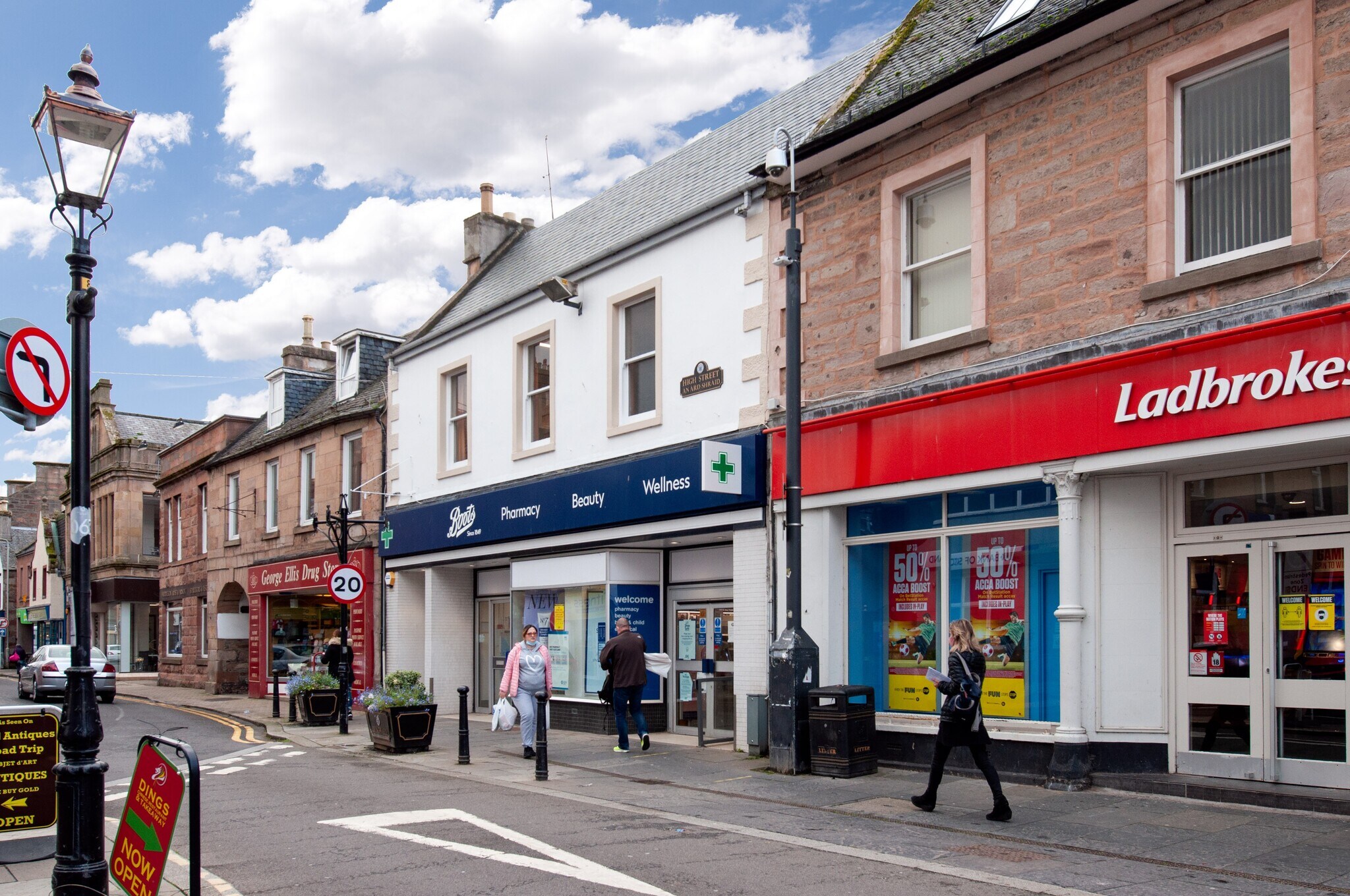 9-10 High St, Dingwall for sale Building Photo- Image 1 of 1