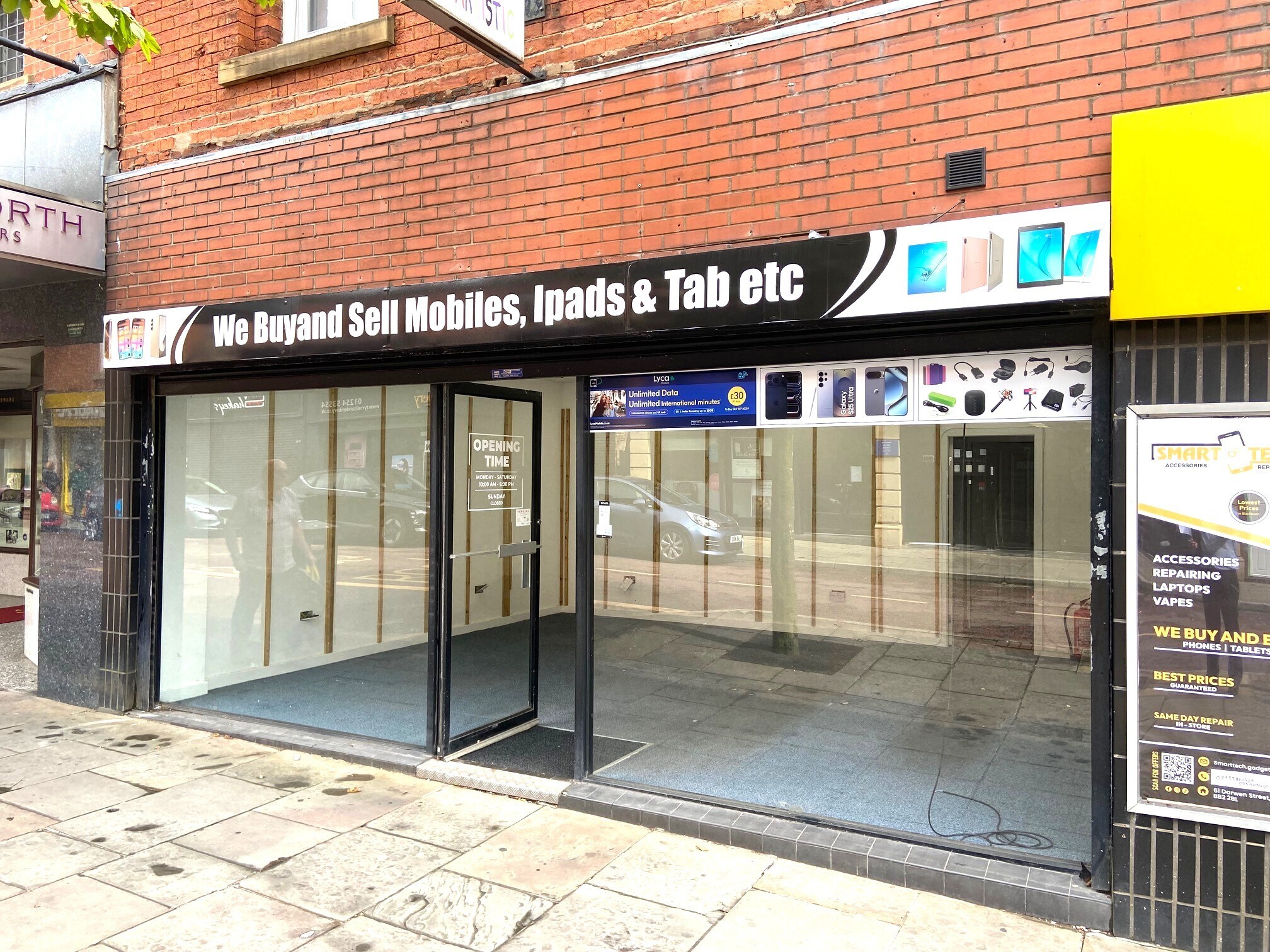 61 Darwen St, Blackburn to rent Building Photo- Image 1 of 2