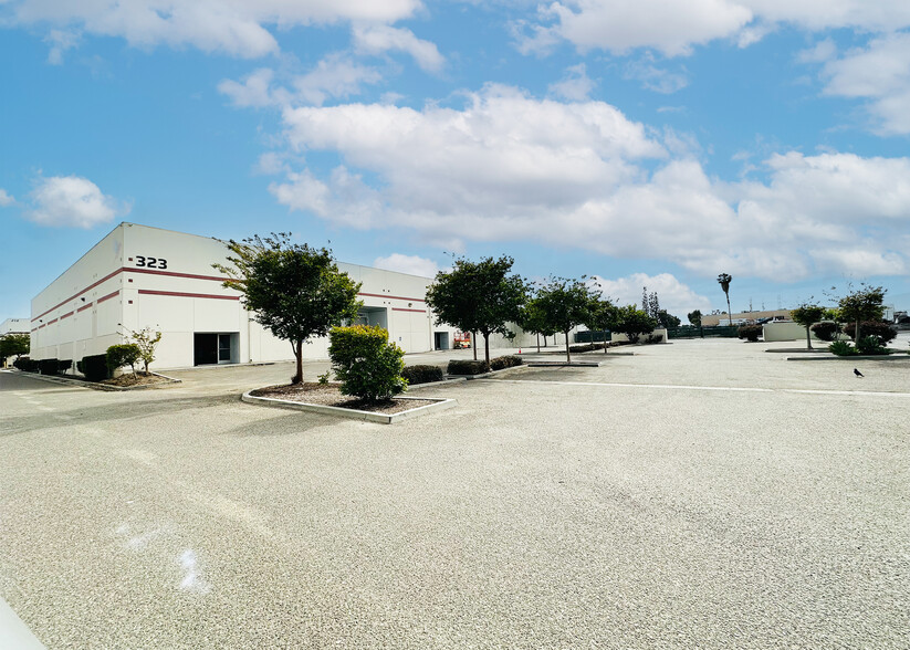 323 W Victoria St, Carson, CA for sale - Building Photo - Image 1 of 1