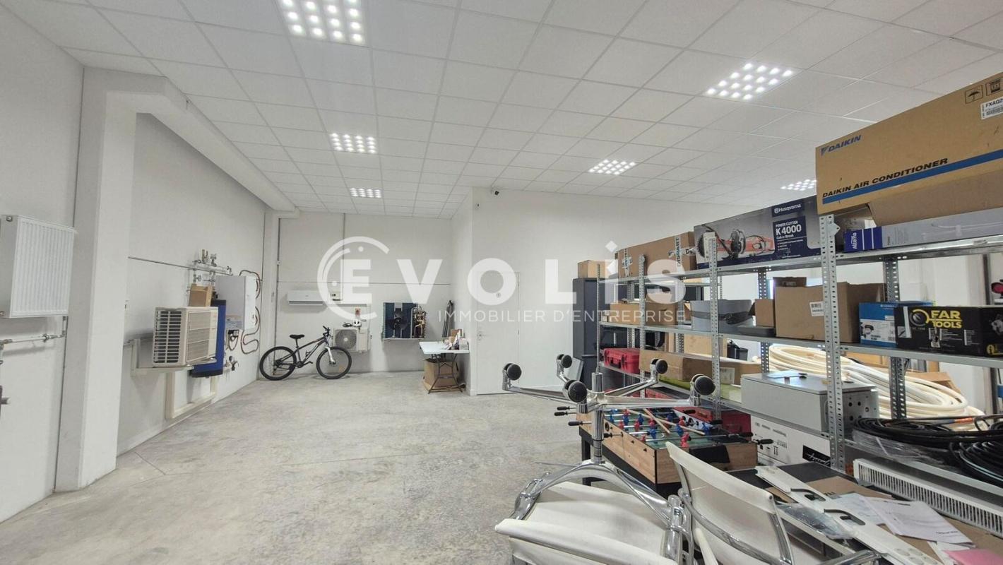 Light Industrial in Serris for sale Building Photo- Image 1 of 10