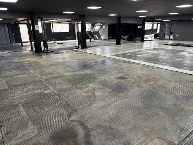 52-54 Alexandra Rd, Enfield to rent - Interior Photo - Image 3 of 4