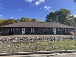 1025 N Hastings Way, Eau Claire, WI for rent Primary Photo- Image 1 of 4