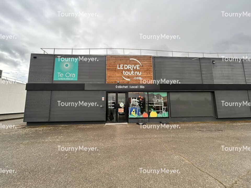 16 Bis Boulevard De L'Europe, Portet-sur-Garonne to rent Building Photo- Image 1 of 12