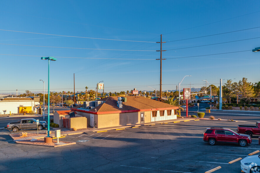 7000-7034 W Charleston Blvd, Las Vegas, NV for rent - Building Photo - Image 3 of 4