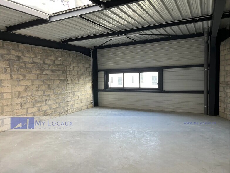 Light Industrial in Épinay-sur-Seine to rent - Building Photo - Image 3 of 7
