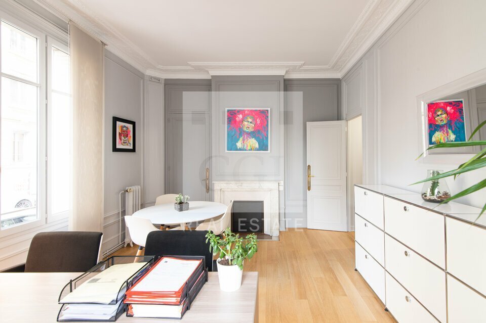 Office in Lyon to rent Interior Photo- Image 1 of 5