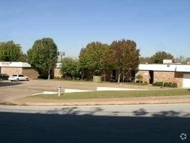 2401 Scott Ave, Fort Worth, TX for rent - Building Photo - Image 3 of 10