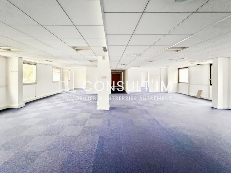 Office in Boulogne-Billancourt to rent - Building Photo - Image 2 of 8