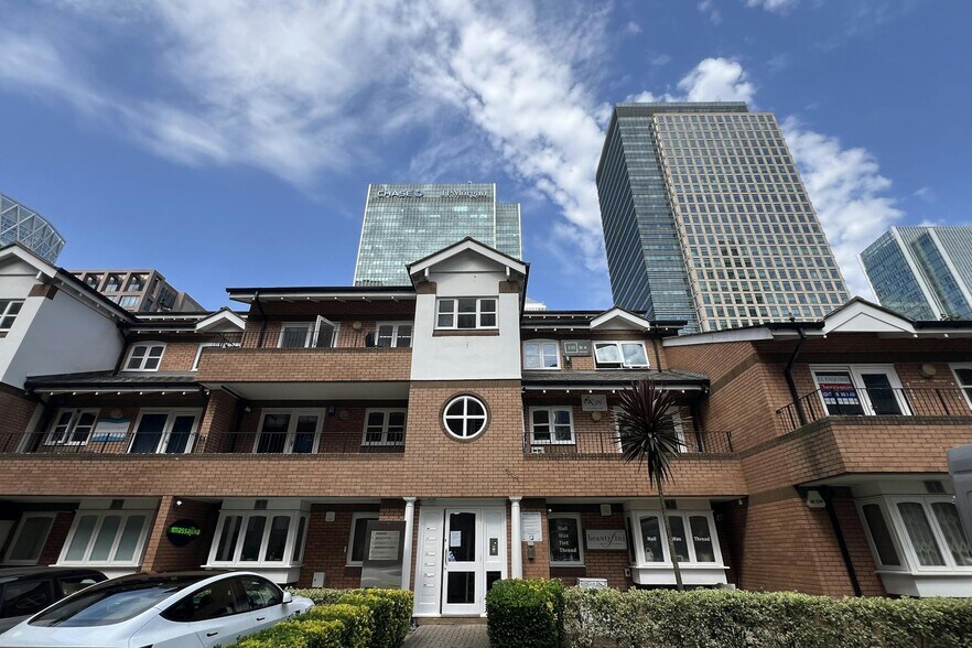 Admirals Way, London for sale - Primary Photo - Image 1 of 1