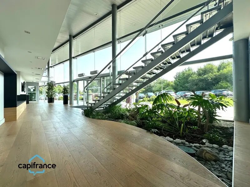 Office in Toulouse for sale Interior Photo- Image 1 of 12