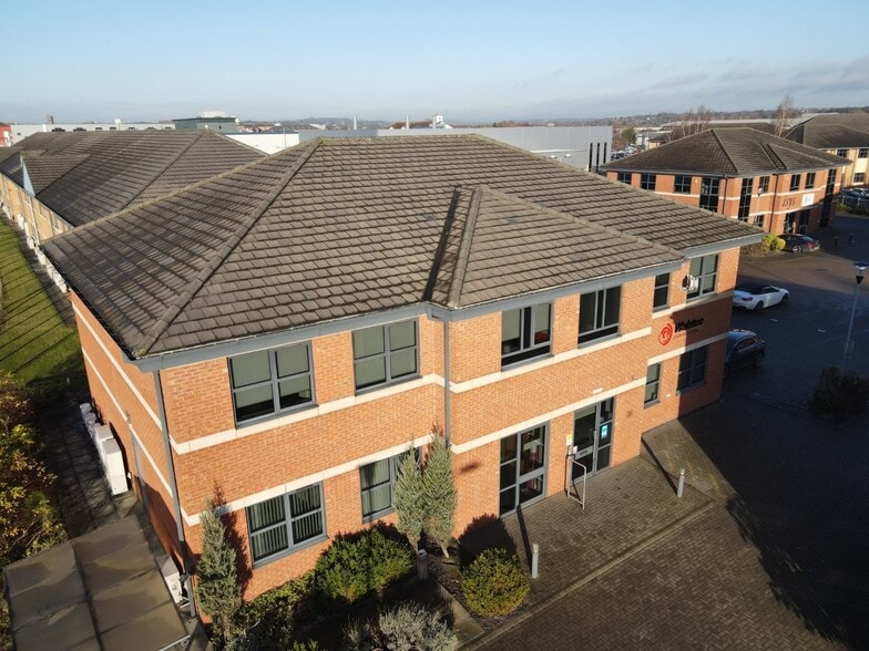 31 Brunel Parkway, Derby to rent - Building Photo - Image 2 of 5