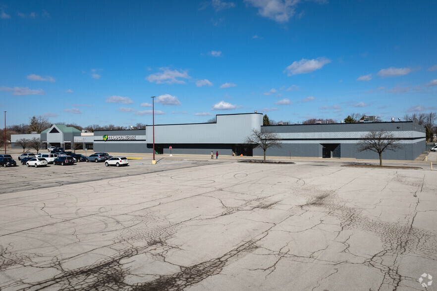 5055 Jackman Rd, Toledo, OH for rent - Primary Photo - Image 1 of 1