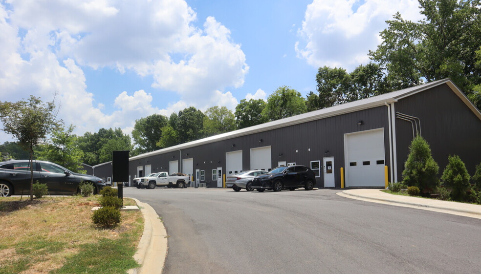 1700 Industrial Center, Charlotte, NC for sale - Building Photo - Image 1 of 23