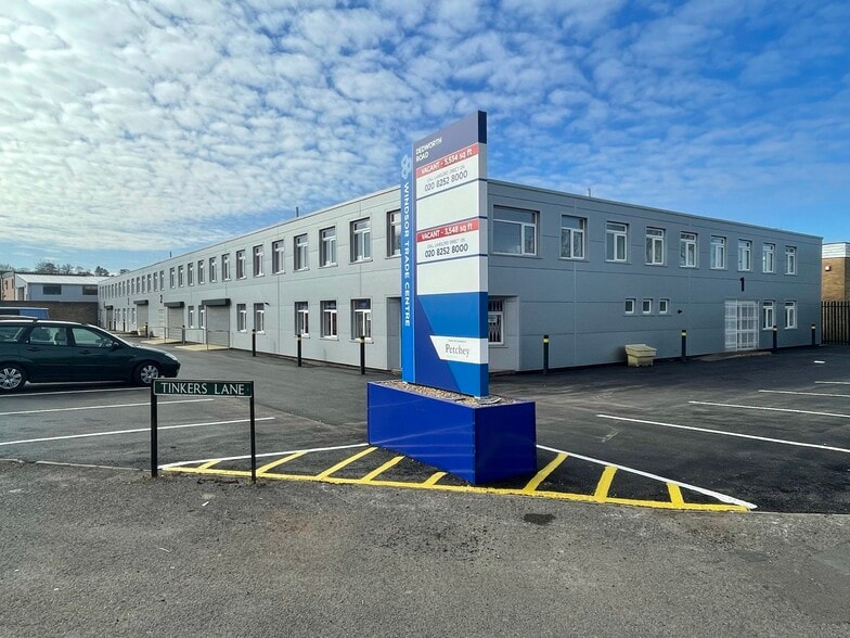 Dedworth Rd, Windsor to rent - Building Photo - Image 1 of 12