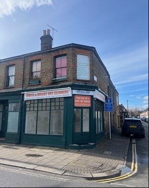 More details for 210-212 Sandycombe Rd, Richmond - Retail for Sale