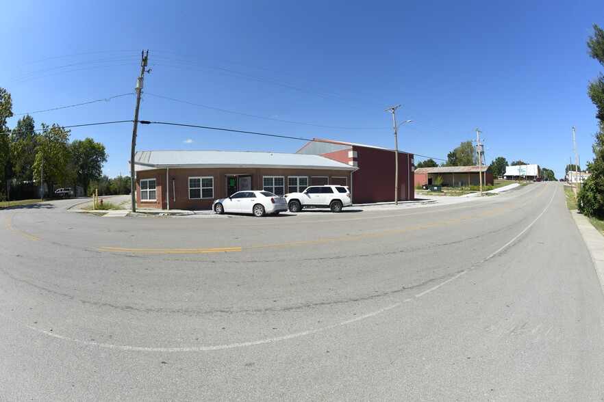 201 N Main St, Urich, MO for sale - Building Photo - Image 1 of 1