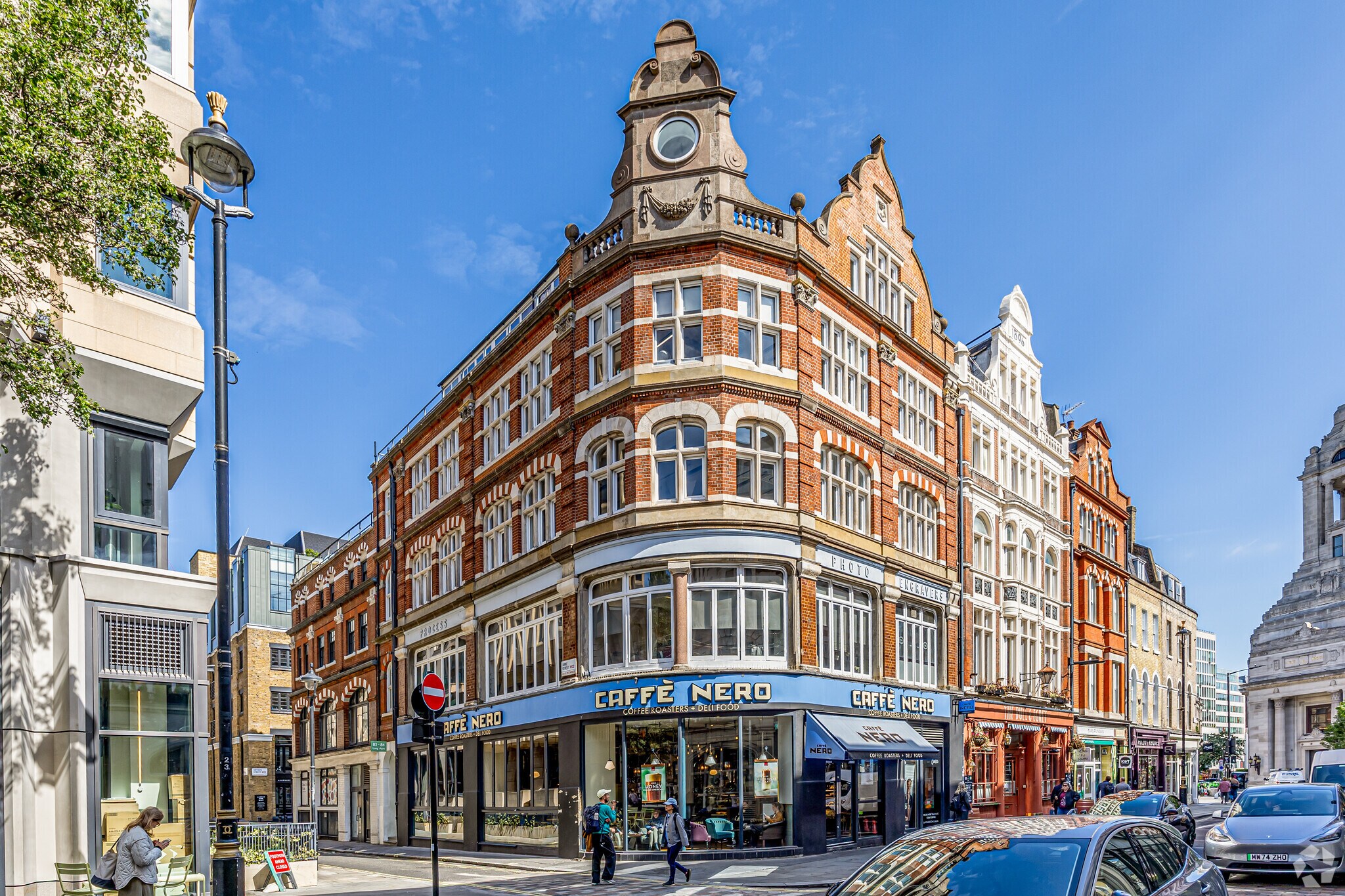 83-84 Long Acre, London to rent Primary Photo- Image 1 of 7