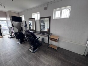 Heol Gwili, Llanelli to rent Interior Photo- Image 2 of 4