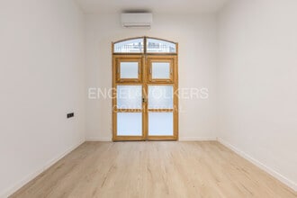 Retail in Barcelona, Barcelona to rent Interior Photo- Image 2 of 24