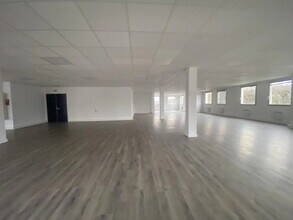 Light Industrial in Chevilly-Larue to rent Interior Photo- Image 1 of 1