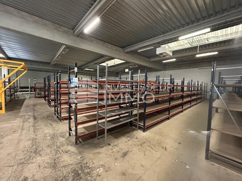 Light Industrial in Ivry-sur-Seine to rent - Interior Photo - Image 3 of 4