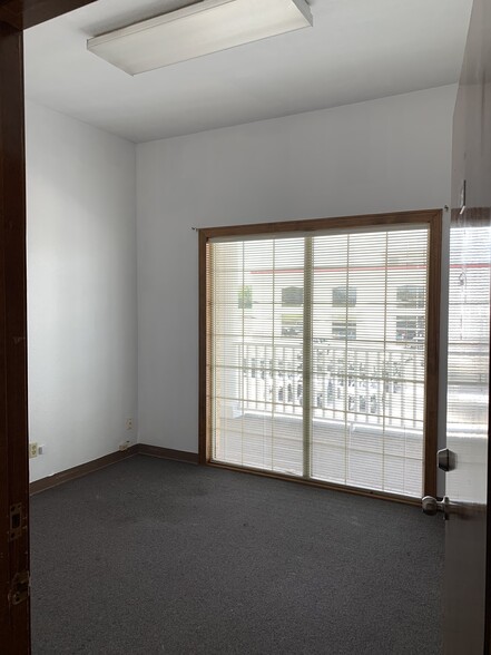 1310 I-10 S, Beaumont, TX for rent - Interior Photo - Image 3 of 5