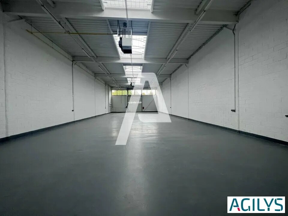 Light Industrial in Bonneuil-sur-Marne to rent Interior Photo- Image 1 of 7