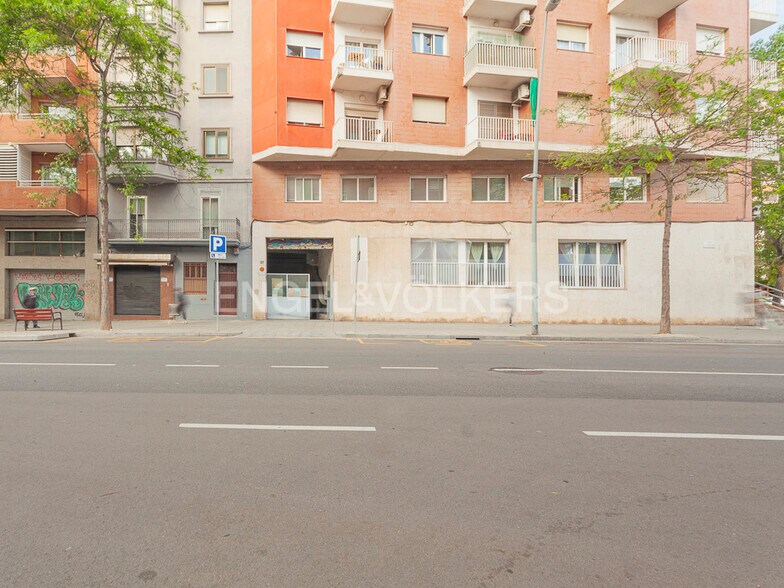 Retail in Barcelona, Barcelona to rent - Building Photo - Image 2 of 5