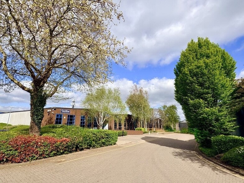 Wates Way, Banbury to rent - Building Photo - Image 3 of 6