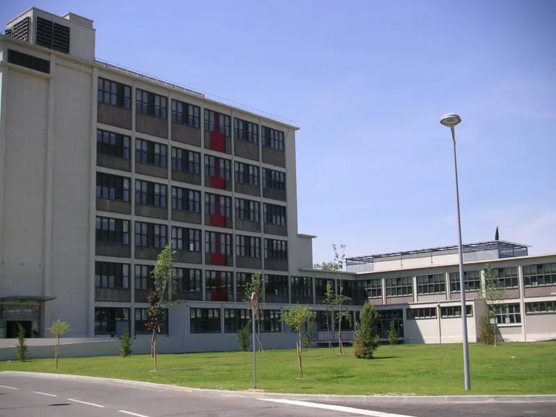 Office in Marseille to rent Building Photo- Image 1 of 2