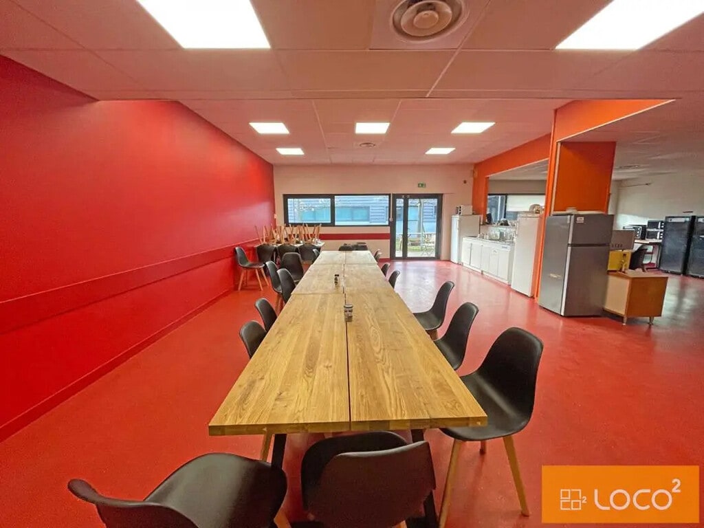 Location Bureaux 284 m² - Photo 1