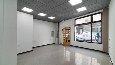 Retail in Cuenca, Cuenca to rent Interior Photo- Image 1 of 4