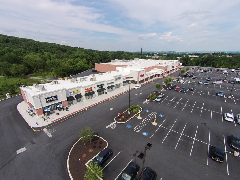 848-852 E Main St, Ephrata, PA for sale - Building Photo - Image 1 of 1