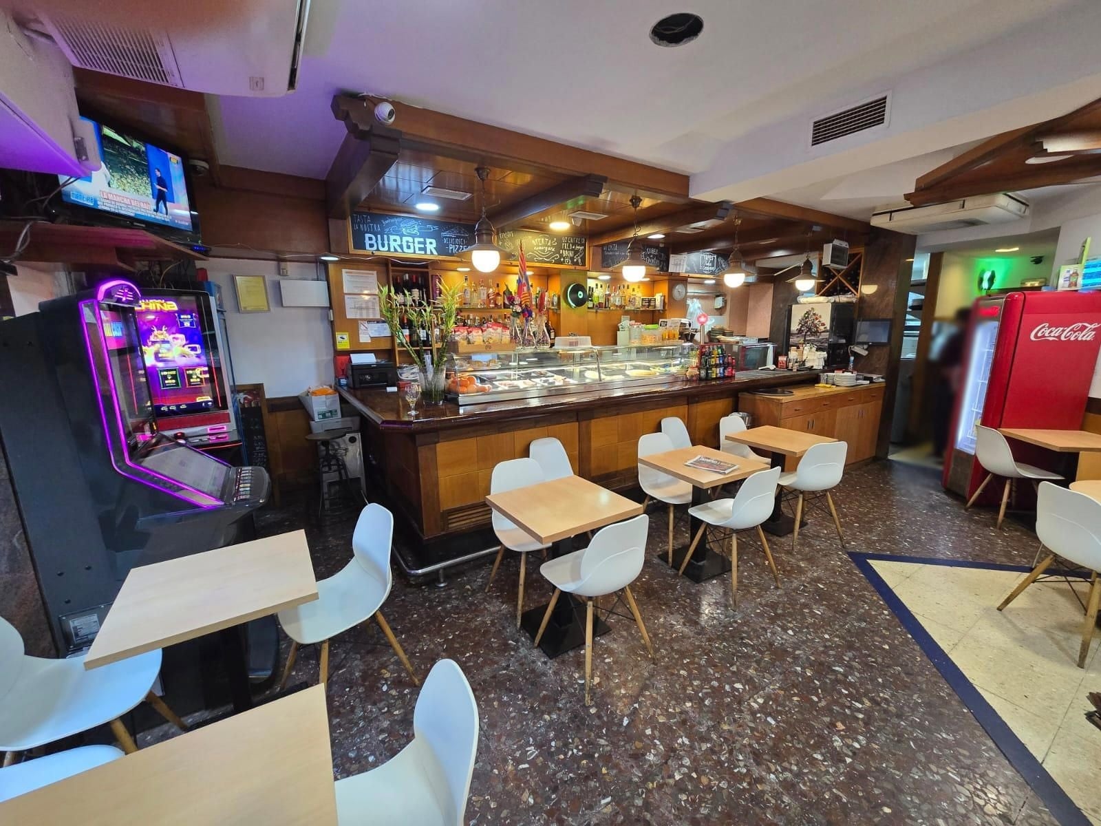 Retail in Barcelona, Barcelona to rent Interior Photo- Image 1 of 9