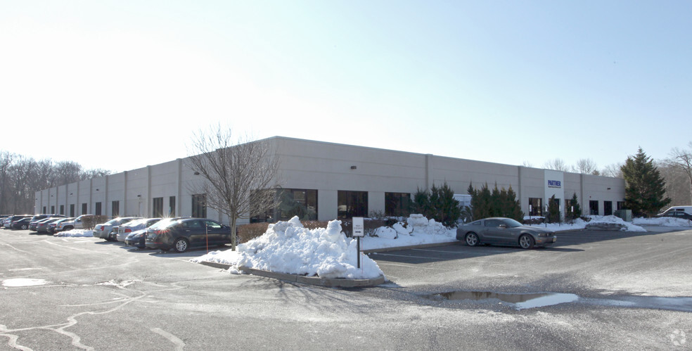 611 Industrial Way W, Eatontown, NJ for rent - Building Photo - Image 2 of 4