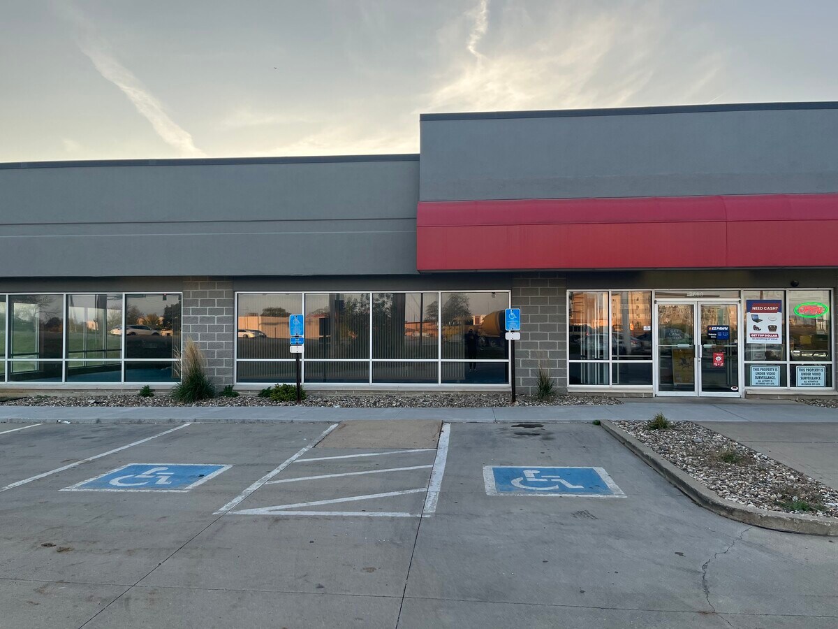 2660 Wiley Blvd SW, Cedar Rapids 52404 Retail for Rent UK