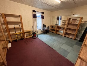 9 Sagar St, Castleford to rent Interior Photo- Image 1 of 2