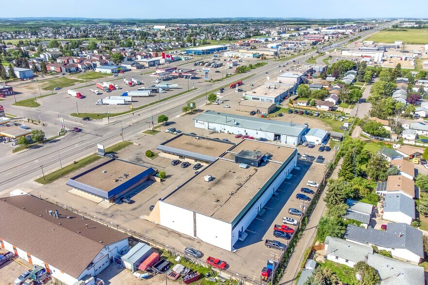 5704 44 St, Lloydminster, AB to rent - Building Photo - Image 3 of 21