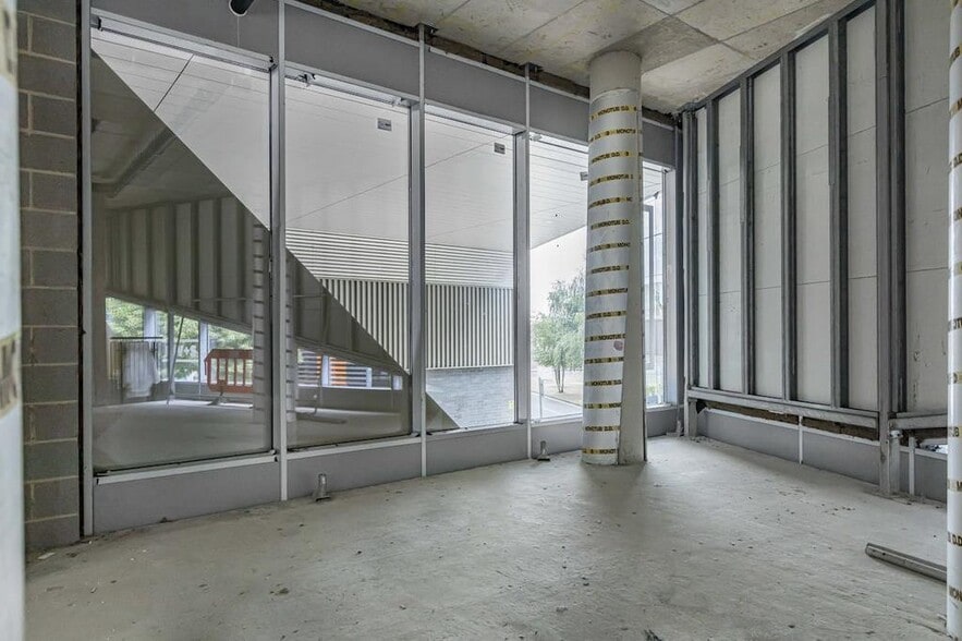 8 Parkes St, London to rent - Building Photo - Image 3 of 22