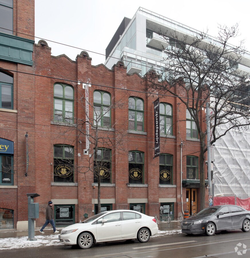 578580 King St W, Toronto M5V 1M3