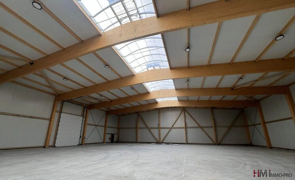 Location Local d'activités 864 m² - Photo 1