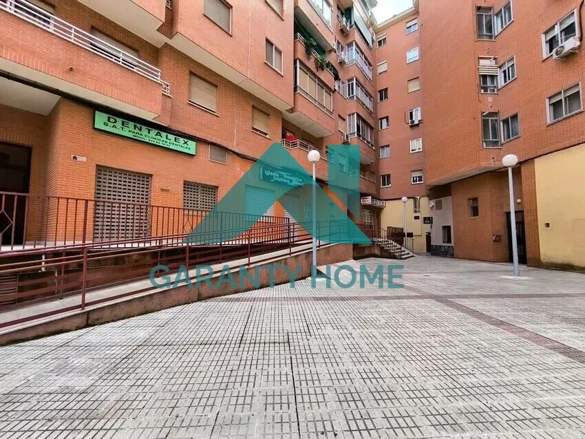 Cáceres, CAC 10005 - - - Interior Photo - Image 1 of 10