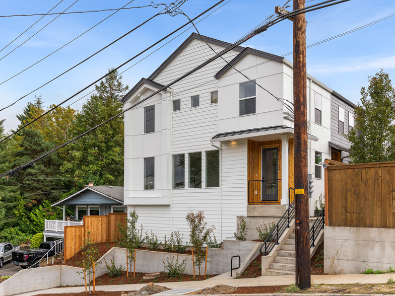 760 91st Ave, Portland, OR for sale - Primary Photo - Image 1 of 34