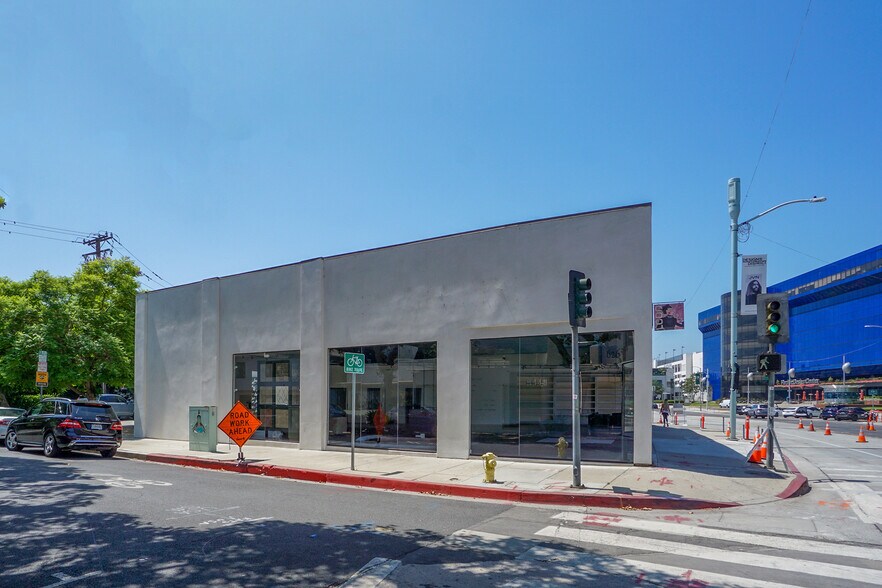 8626-8630 Melrose Ave, Los Angeles, CA for rent - Building Photo - Image 2 of 3