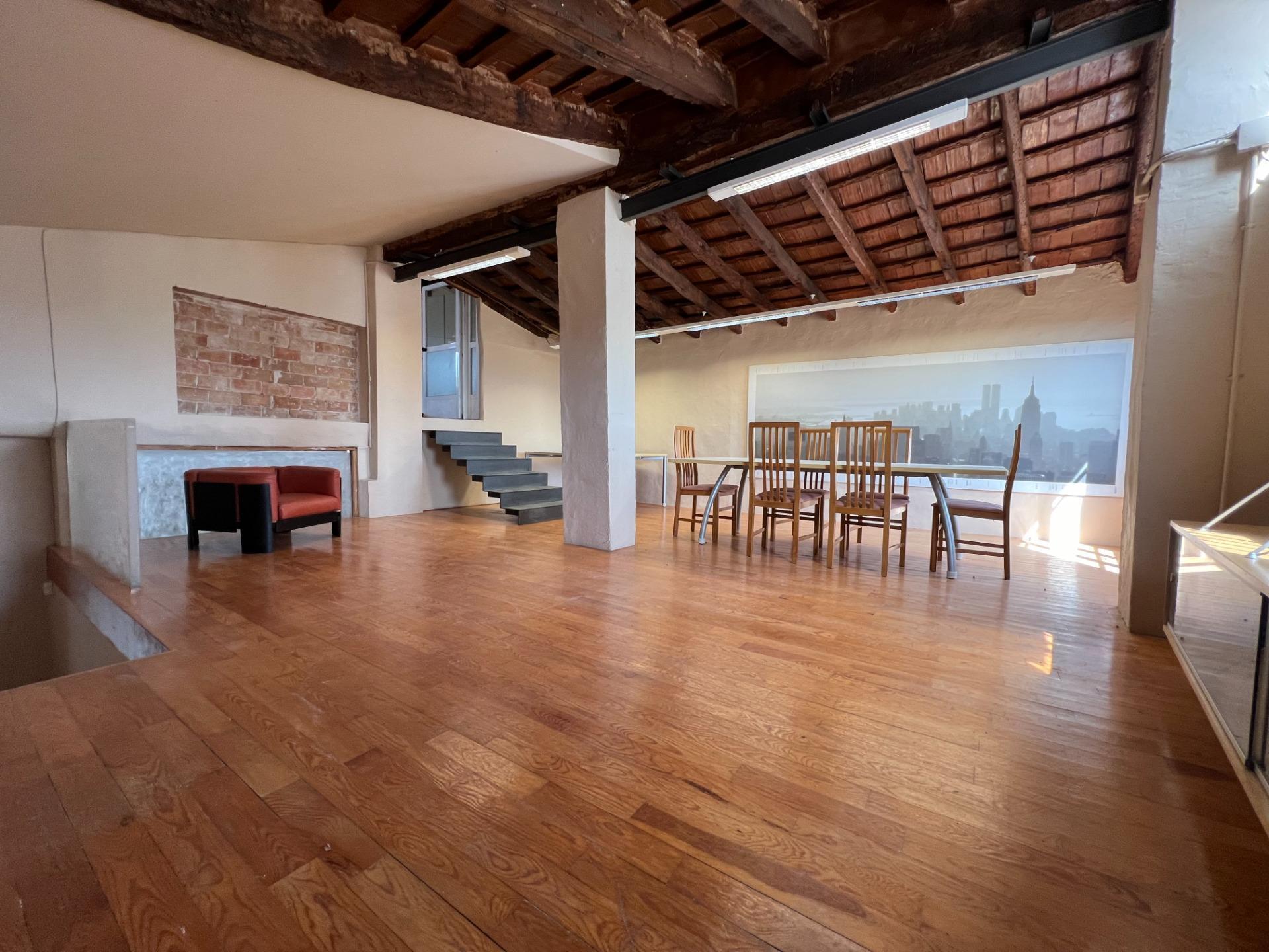 Retail in Llíria, Valencia to rent Building Photo- Image 1 of 16