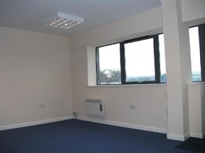 Lions Dr, Blackburn to rent Interior Photo- Image 1 of 1