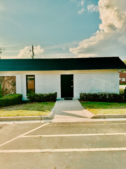 More details for 63 W Candler St, Winder, GA - Office to Rent
