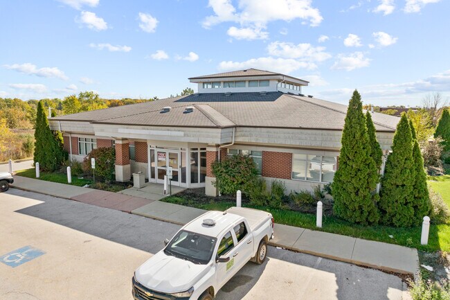 More details for 2505 N Farnsworth Ave, Aurora, IL - Retail to Rent