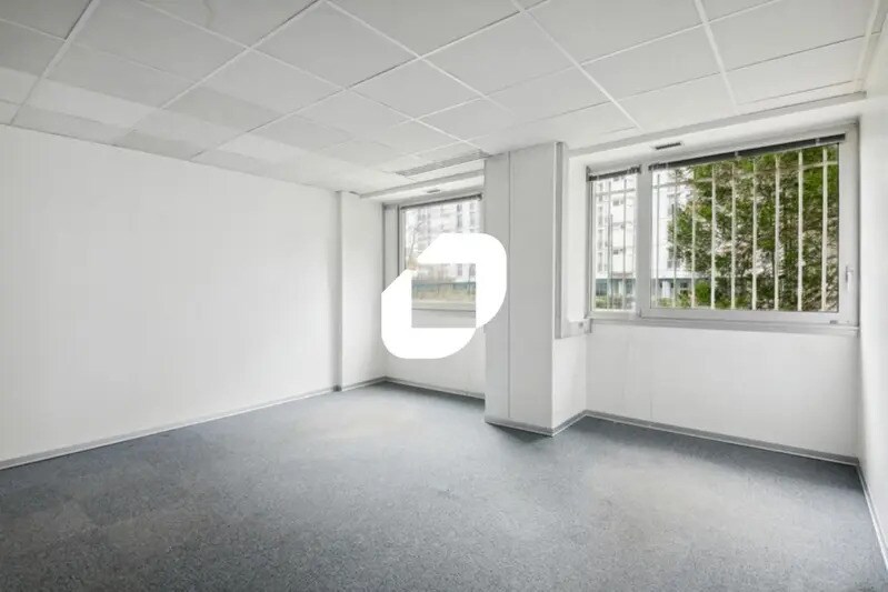 Office in Ivry-sur-Seine to rent - Building Photo - Image 3 of 70