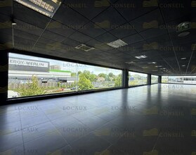 Light Industrial in Nanterre to rent Interior Photo- Image 2 of 11